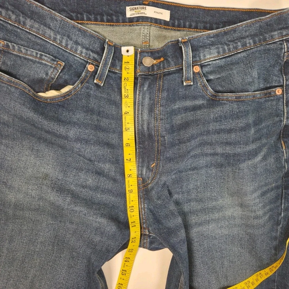 Signature by Levi Strauss Gold Athletic  Mens 36x32 Blue Jeans Measures 37×32